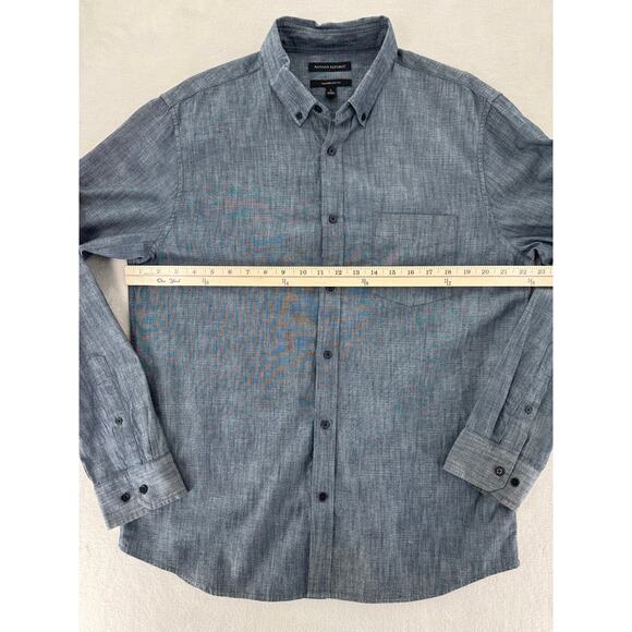 Banana Republic Mens Denim Chambray Blue Shirt Cotton Button Down Oxford L - Picture 5 of 6